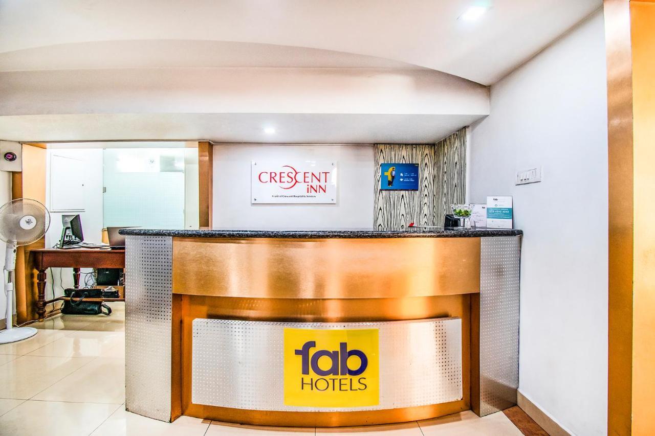 Hotel Crescent Inn Ченнаи Экстерьер фото